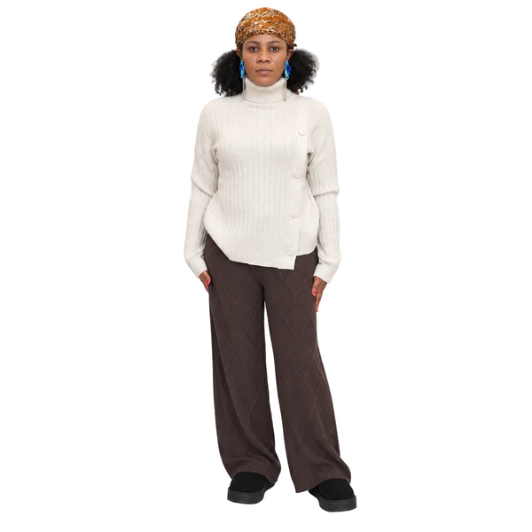 Fiona Pants With Diamond Stitching