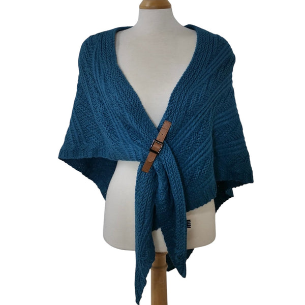 Aluma Knit Cape With Buckle - Lady of the Lake