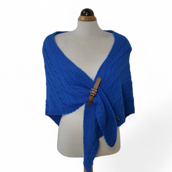Aluma Knit Cape With Buckle - Lady of the Lake