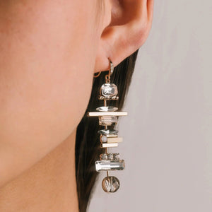 files/balance-drop-earrings-993870.webp