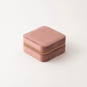 files/bon-voyage-square-travel-case-730755.webp