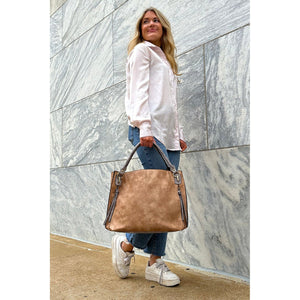 files/connar-distressed-tote-590132.jpg