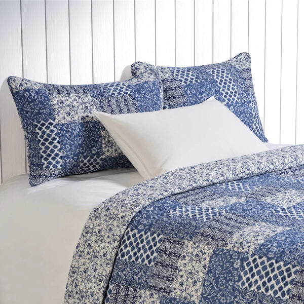 Donalda Quilt Set - Lady of the Lake