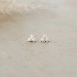 Elegance Studs - White Pearl / Opal