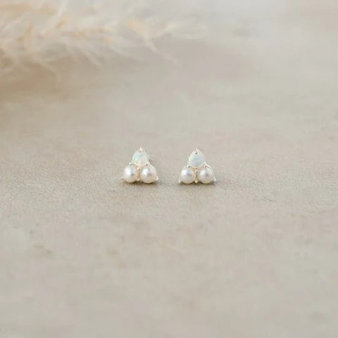 Elegance Studs - White Pearl / Opal