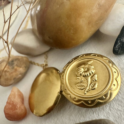 Fleur Round Floral Locket Necklace - Lady of the Lake