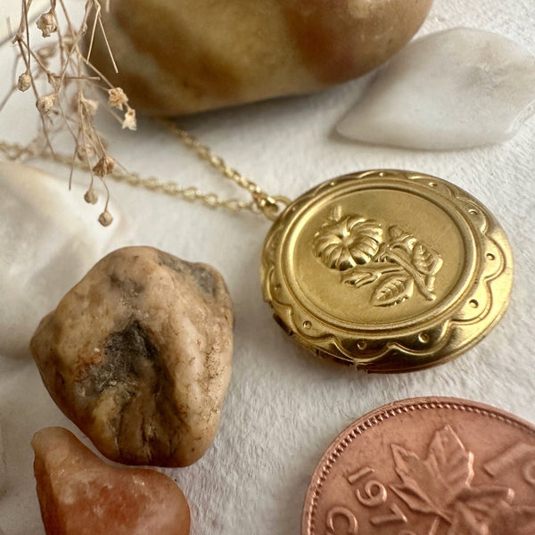 Fleur Round Floral Locket Necklace - Lady of the Lake