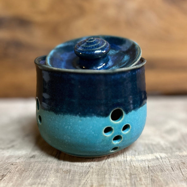 Garlic Keeper - The Blue Garden Pottery