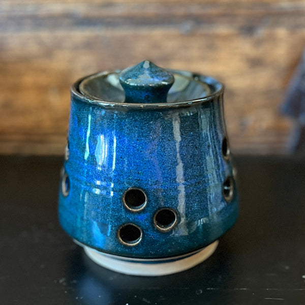 Garlic Keeper - The Blue Garden Pottery