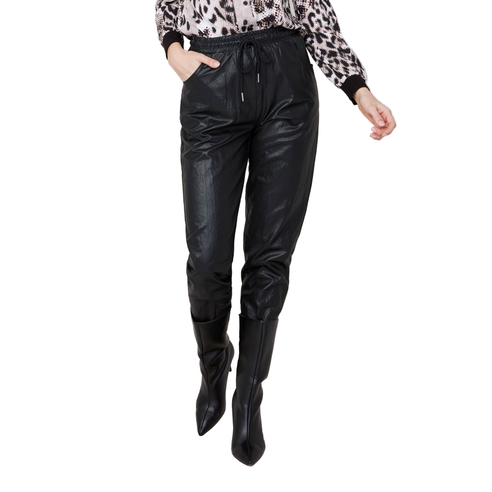 Gina Pant - Lady of the Lake