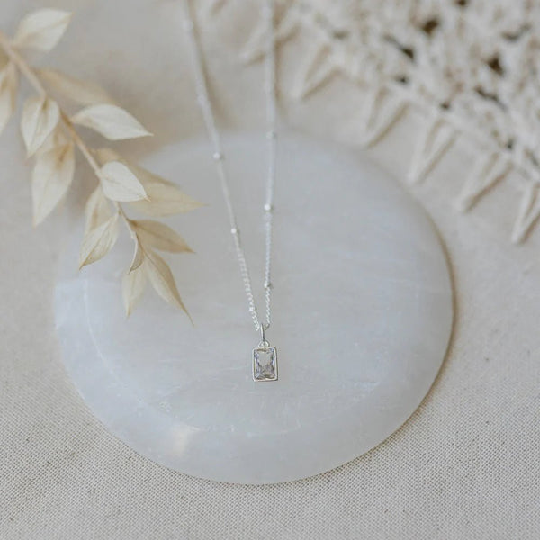 Glim Necklace - Clear