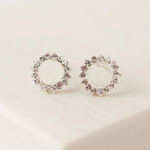 files/halo-stud-earrings-753411.webp