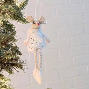 files/margaret-mantel-mouse-ornament-681062.webp