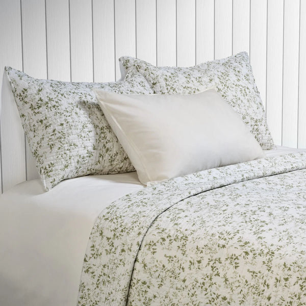 Marjolaine Sage Quilt Set - Lady of the Lake