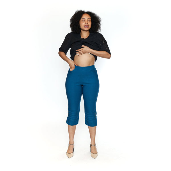 Maya Stretch Capri With Pockets - Lady of the Lake