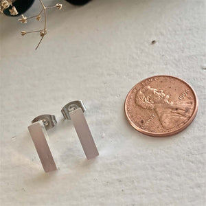 files/monolith-minimalistic-stud-earrings-502116.jpg