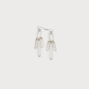 files/paper-clip-earrings-486346.webp