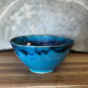 files/serving-bowl-small-the-blue-garden-pottery-274791.jpg