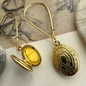 files/sophia-vintage-oval-locket-drop-earrings-839046.jpg