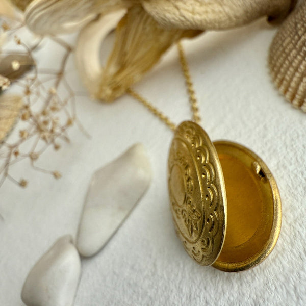 Sophia Vintage Oval Shaped Locket Charm Necklace - Lady of the Lake