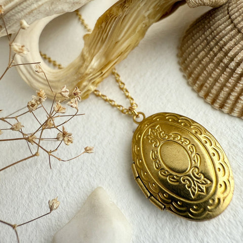 Sophia Vintage Oval Shaped Locket Charm Necklace - Lady of the Lake