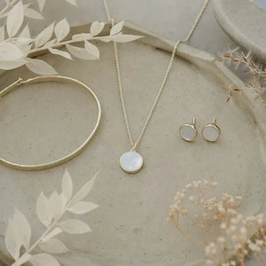 Alluring Necklace With Mother Of Pearl