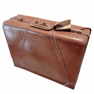 Brown Vintage Suitcase – Lady of the Lake