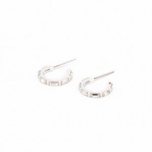 products/charlotte-mini-hoop-earrings-372913.jpg
