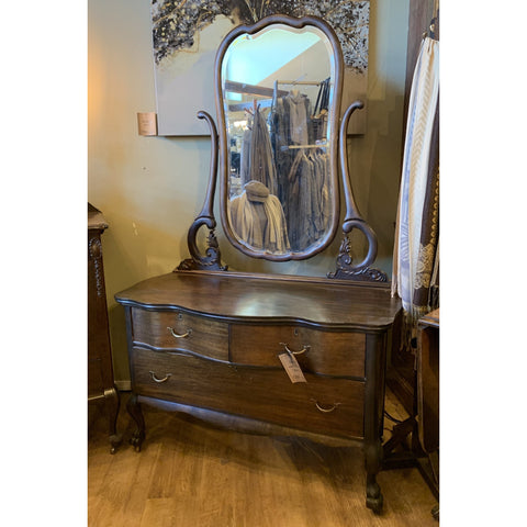 Dresser With Mirror