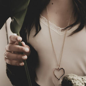 products/giving-heart-necklace-451266.jpg
