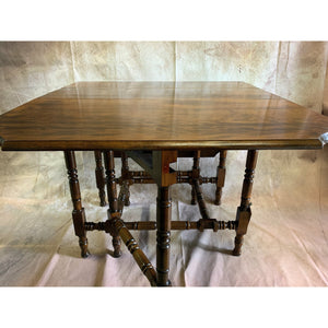 products/hardwood-dining-table-295013.jpg