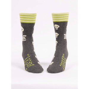 products/i-almost-died-but-it-was-just-a-cold-mens-socks-380353.png