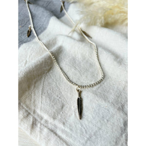 products/silver-feather-necklace-402219.jpg